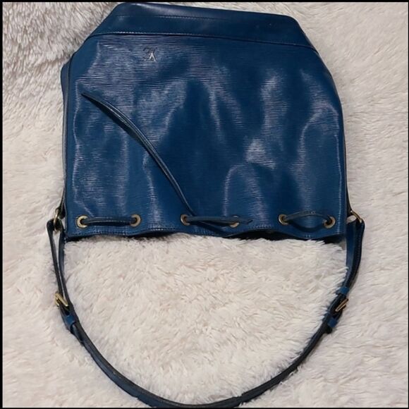 💯 Authentic Louis Vuitton Epi Noe Bag🍀 - Picture 10 of 17